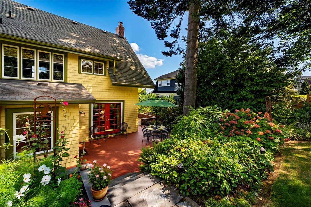 2011 5th Avenue North Seattle, WA 98109 - Photo 36 of 40