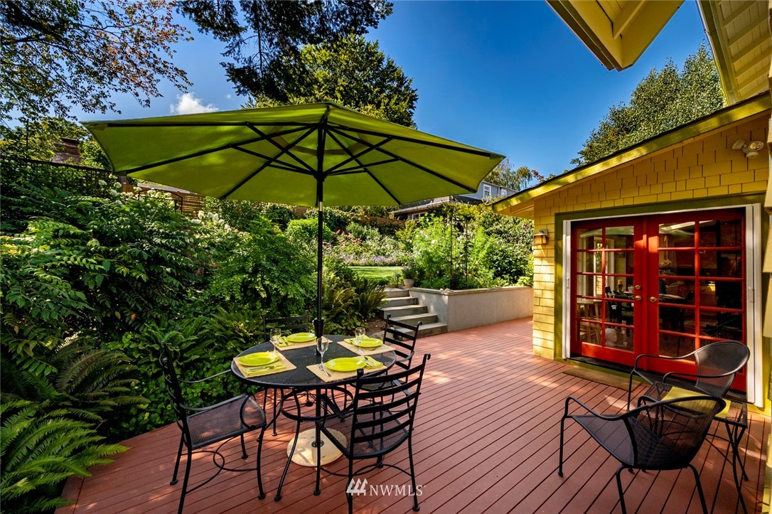 2011 5th Avenue North Seattle, WA 98109 - Photo 38 of 40