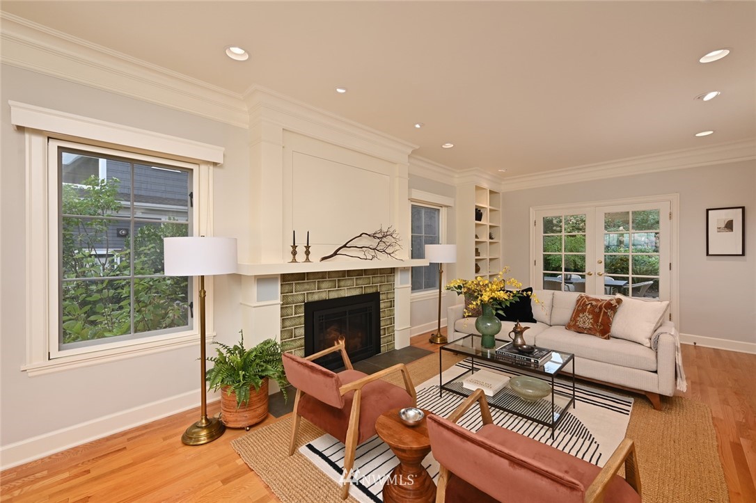 2011 5th Avenue North Seattle, WA 98109 - Photo 6 of 40