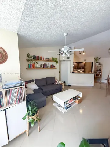 $2,050 | 13060 Vista Isles Drive, Unit 223, Sunrise, FL 33325