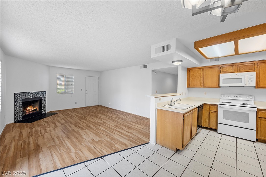 1575 West Warm Springs Road, Unit 513 Henderson, NV 89014 - Photo 4 of 28 Gallery Image 4