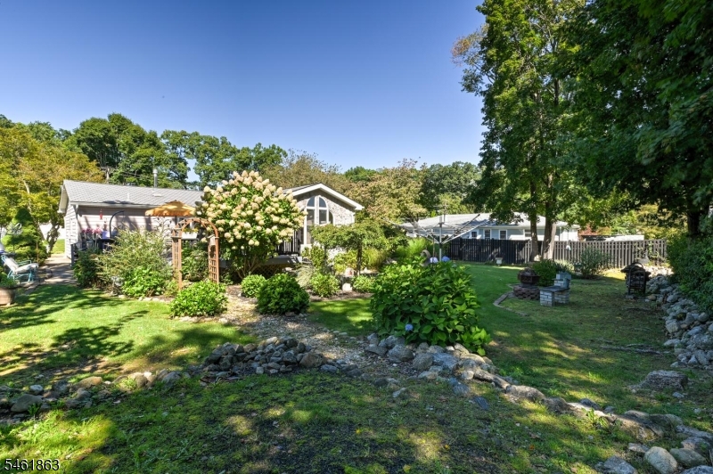 2 Armstrong Drive Oak Ridge, NJ 07438 - Photo 7 of 33 Gallery Image 7