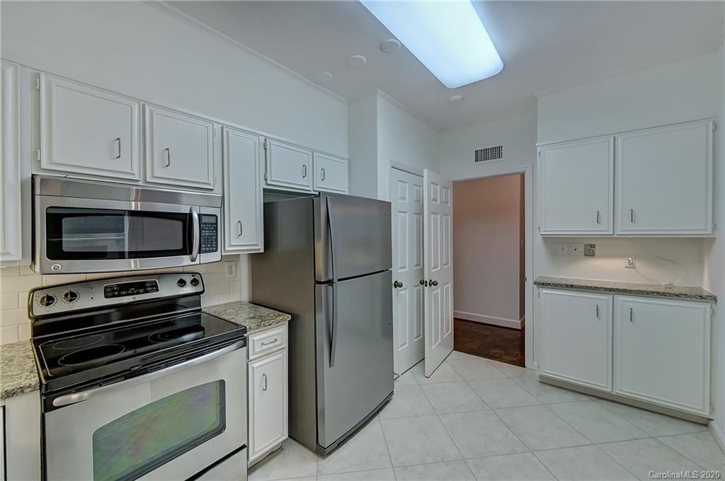 938 Cherokee Road Charlotte, NC 28207 - Photo 12 of 31 Gallery Image 12
