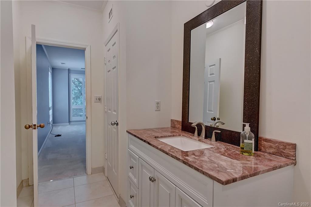 938 Cherokee Road Charlotte, NC 28207 - Photo 21 of 31 Gallery Image 21