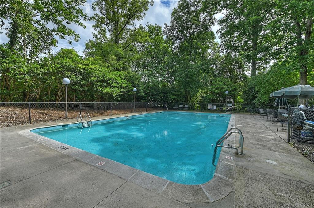 938 Cherokee Road Charlotte, NC 28207 - Photo 28 of 31 Gallery Image 28