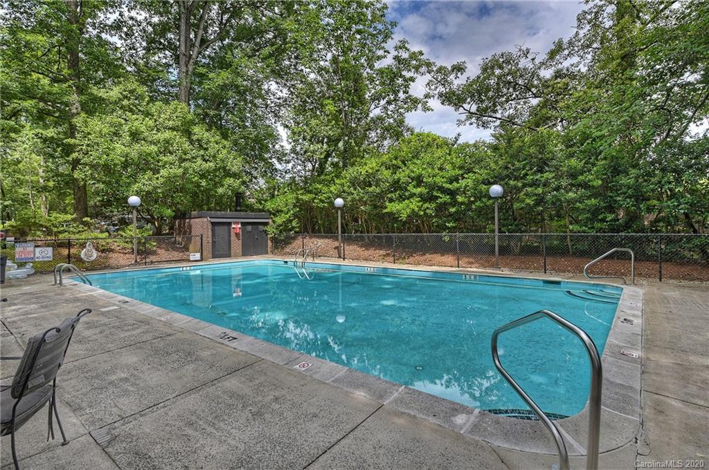 938 Cherokee Road Charlotte, NC 28207 - Photo 29 of 31 Gallery Image 29