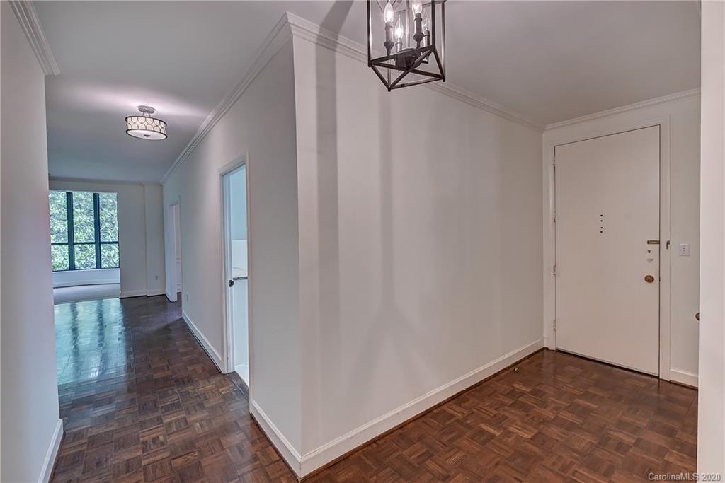 938 Cherokee Road Charlotte, NC 28207 - Photo 5 of 31 Gallery Image 5