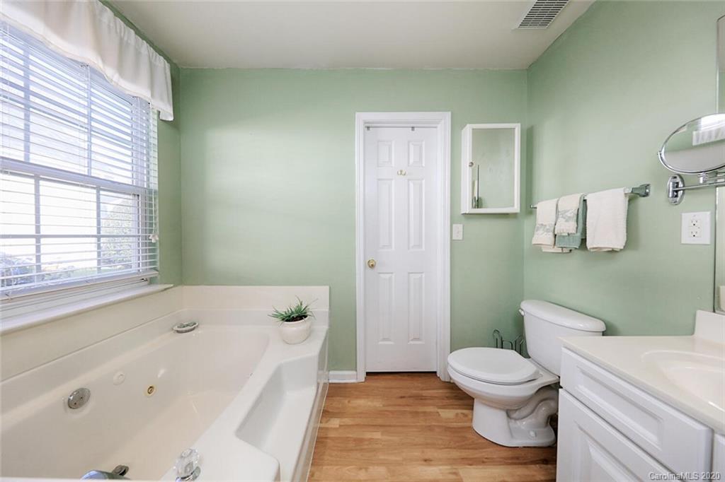 2413 Smith Cove Road Denver, NC 28037 - Photo 27 of 44 Gallery Image 27