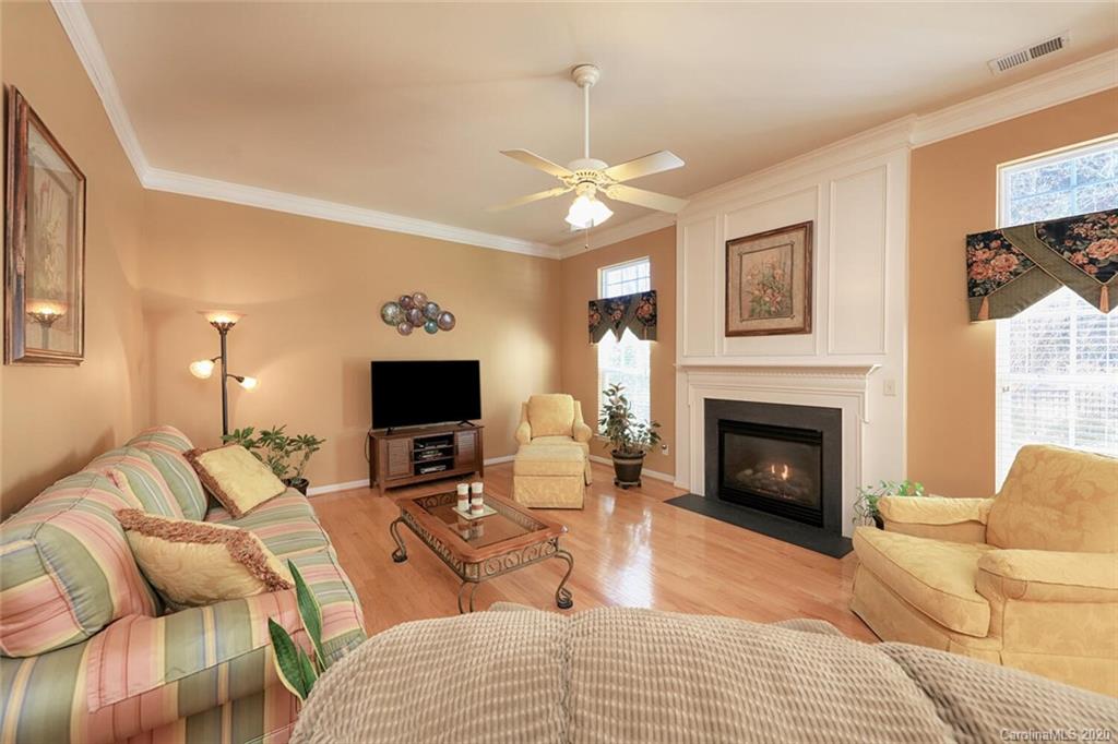 2413 Smith Cove Road Denver, NC 28037 - Photo 10 of 44 Gallery Image 10