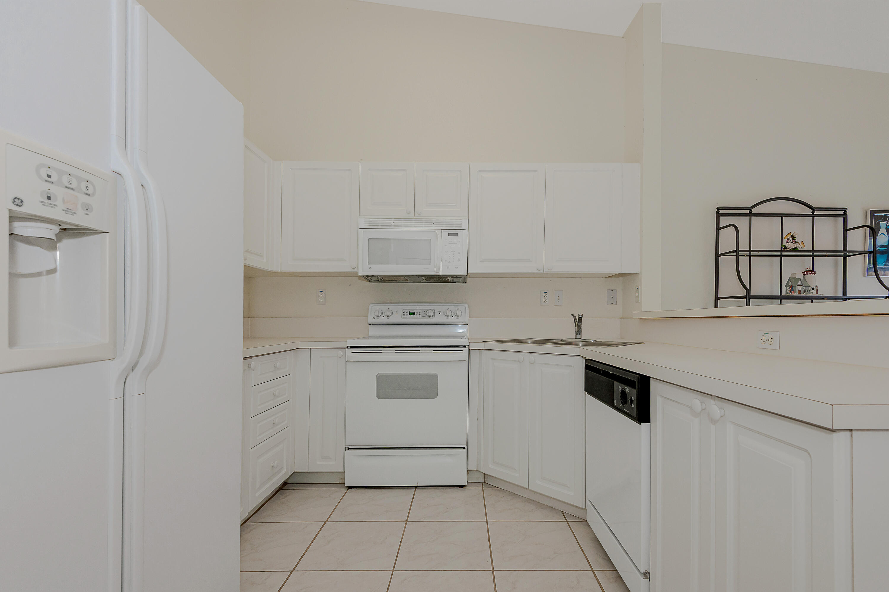 13709 Southwest 170th Terrace Miami, FL 33177 - Photo 15 of 29 0-15