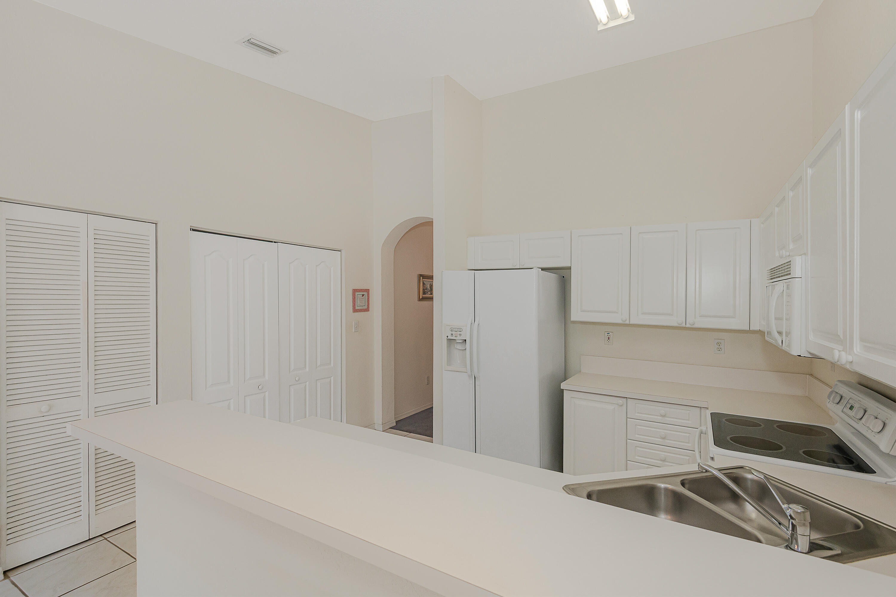 13709 Southwest 170th Terrace Miami, FL 33177 - Photo 16 of 29 0-14