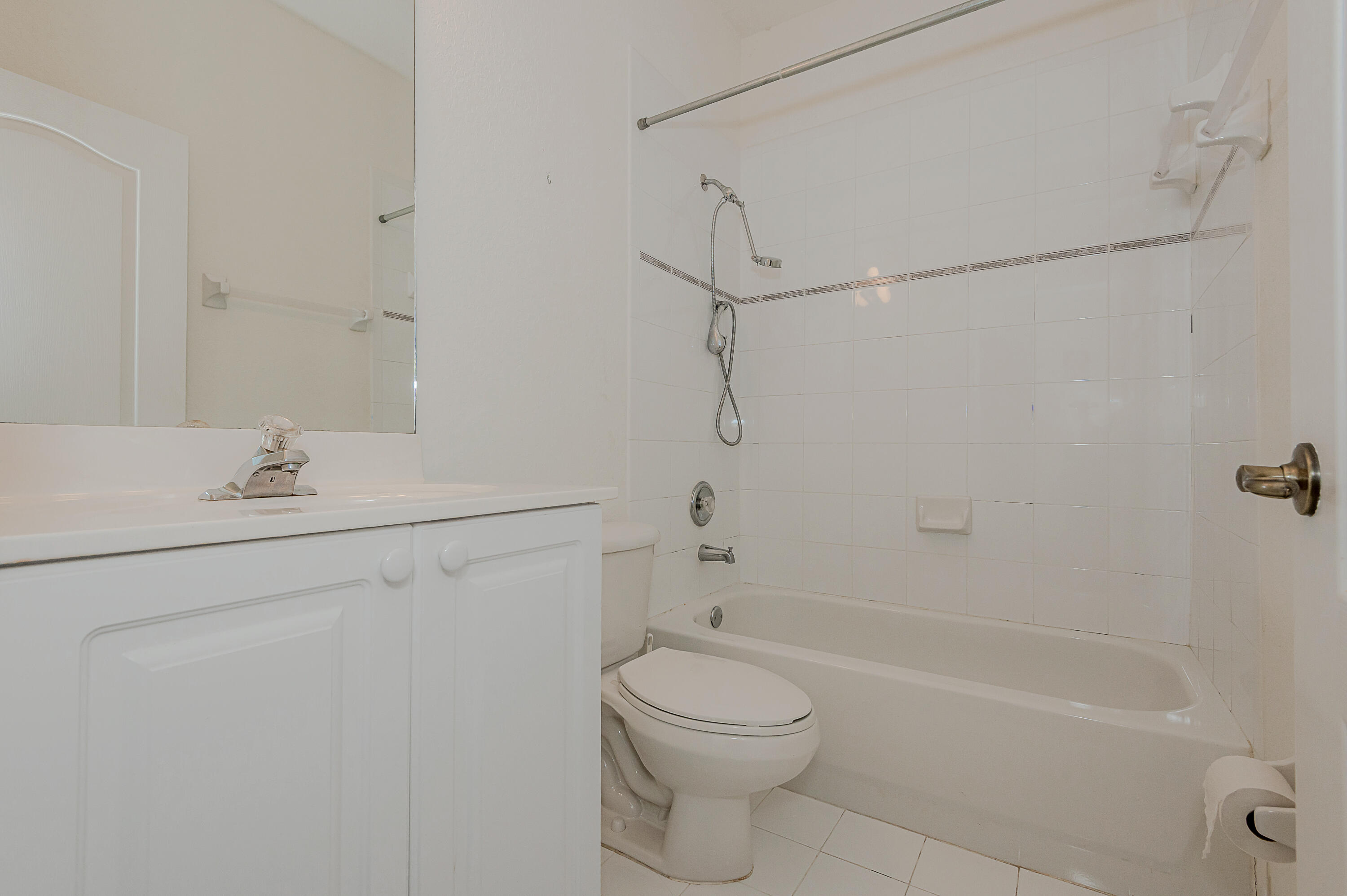 13709 Southwest 170th Terrace Miami, FL 33177 - Photo 10 of 29 0-24