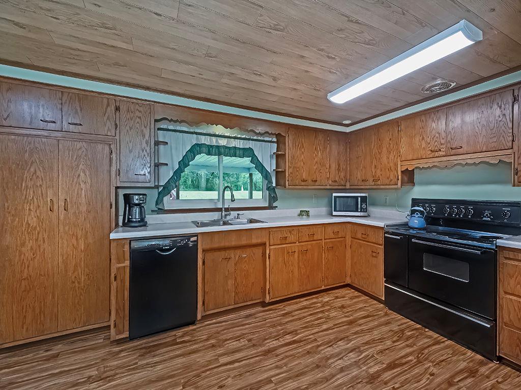 115 Ben Venue Road Fombell, PA 16123 - Photo 18 of 31