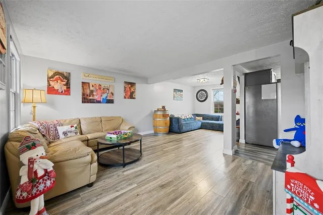 $298,500 | 213 Meadowood Drive, Cheswick, PA 15024