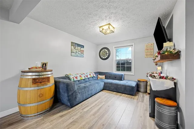 $298,500 | 213 Meadowood Drive, Cheswick, PA 15024