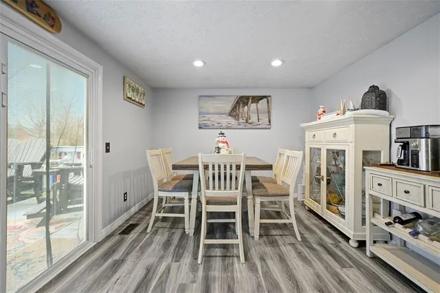 $298,500 | 213 Meadowood Drive, Cheswick, PA 15024