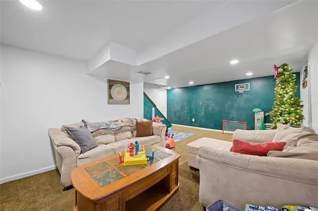 $298,500 | 213 Meadowood Drive, Cheswick, PA 15024