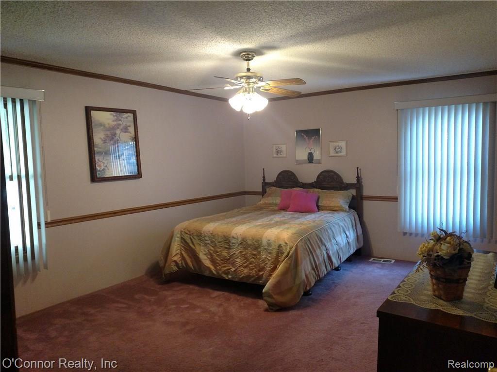3333 Ravenswood Road Marysville, MI 48040 - Photo 16 of 25 IMG_20160824_103251752.jpg