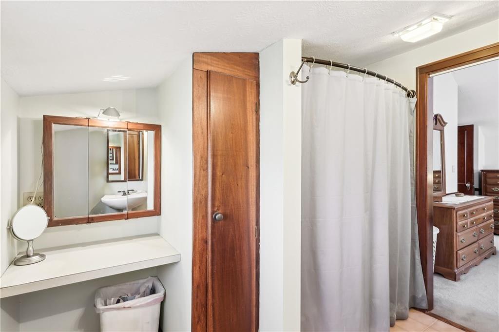 989 Cleland Mill Road New Castle, PA 16102 - Photo 18 of 30 MASTER BATH