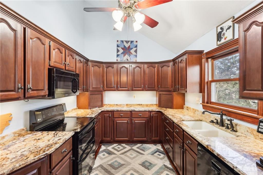 989 Cleland Mill Road New Castle, PA 16102 - Photo 7 of 30 Gallery Image 7
