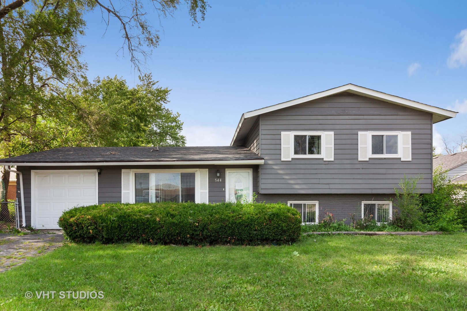 544 East Briarcliff Road Bolingbrook, IL 60440 - Photo 2 of 16