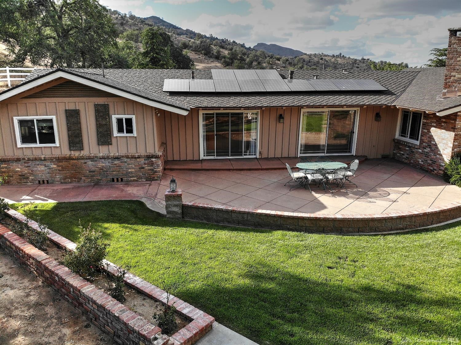 20901 Old Town Road Tehachapi, CA 93561 - Photo 5 of 58 Gallery Image 5