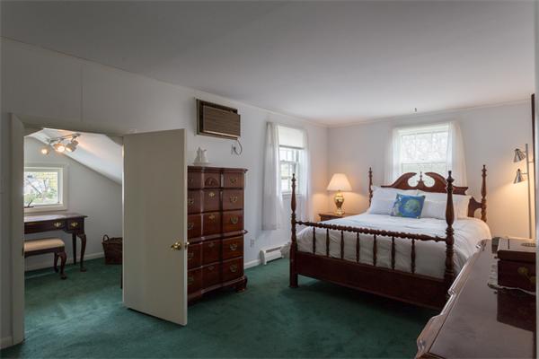 43 Hanson Road Newton, MA 02459 - Photo 8 of 13