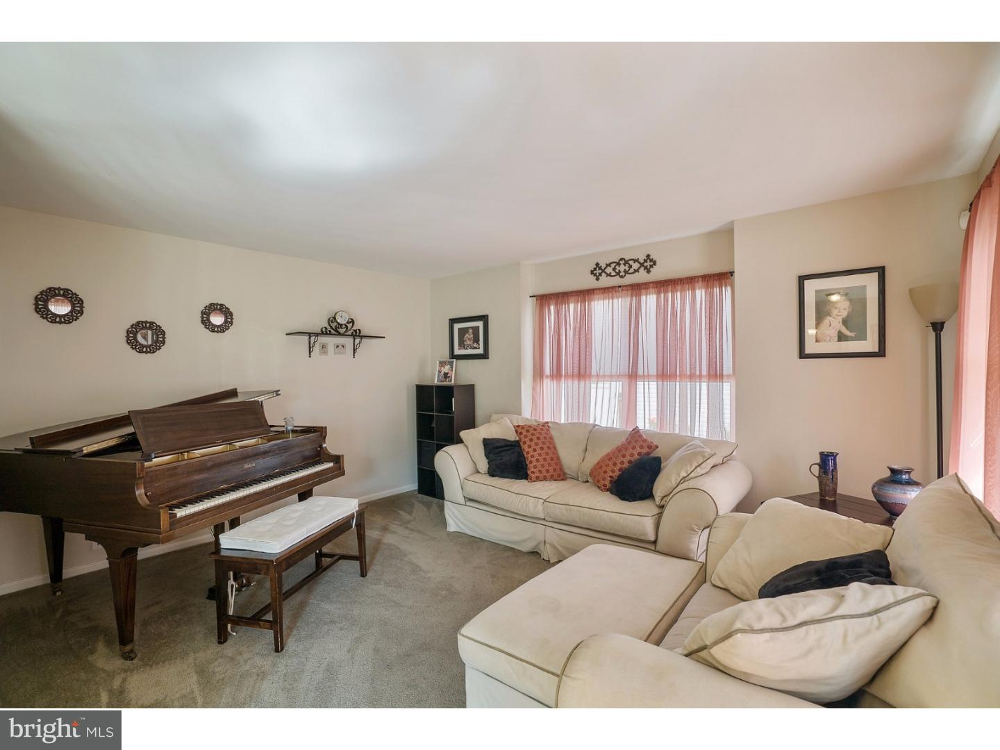 4967 Cabin Run Road Pipersville, PA 18947 - Photo 5 of 25 Living Room