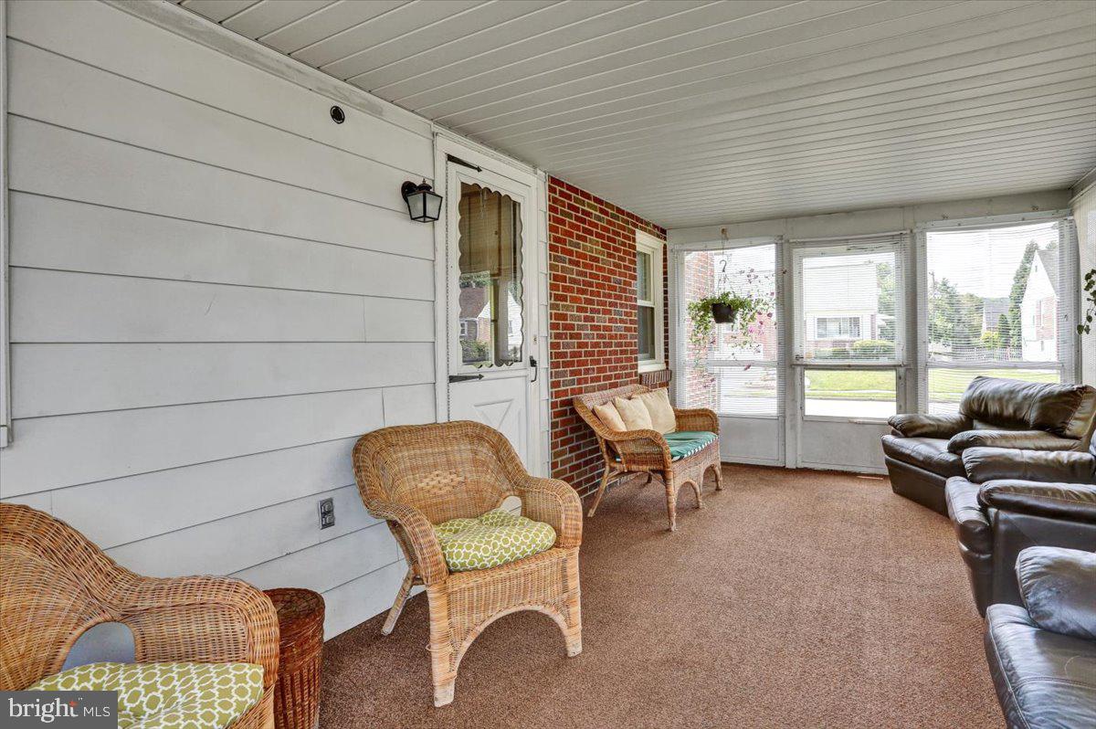 509 Harding Avenue Reading, PA 19607 - Photo 11 of 26 Sun room