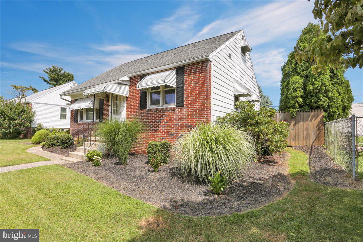 509 Harding Avenue Reading, PA 19607 - Photo 3 of 26