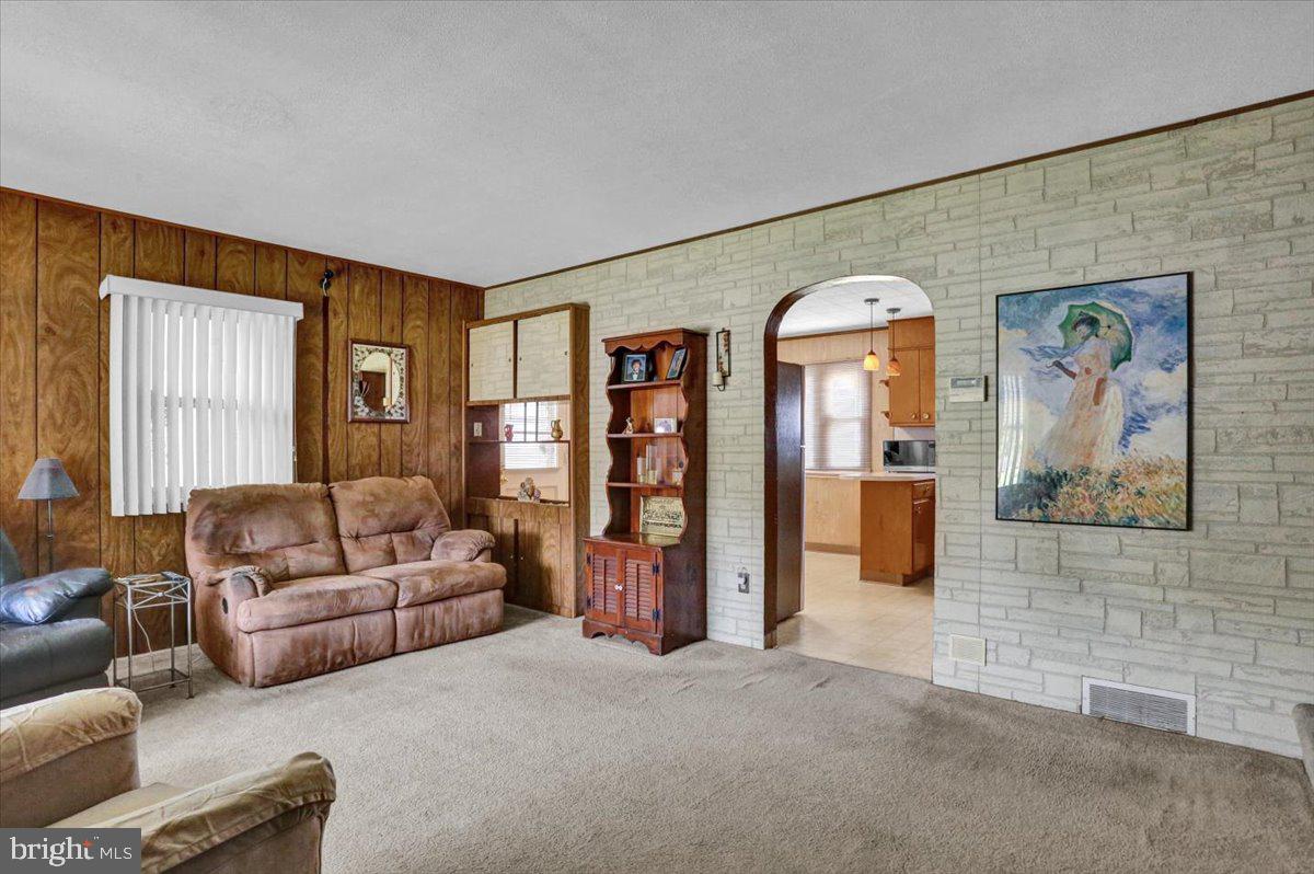 509 Harding Avenue Reading, PA 19607 - Photo 4 of 26