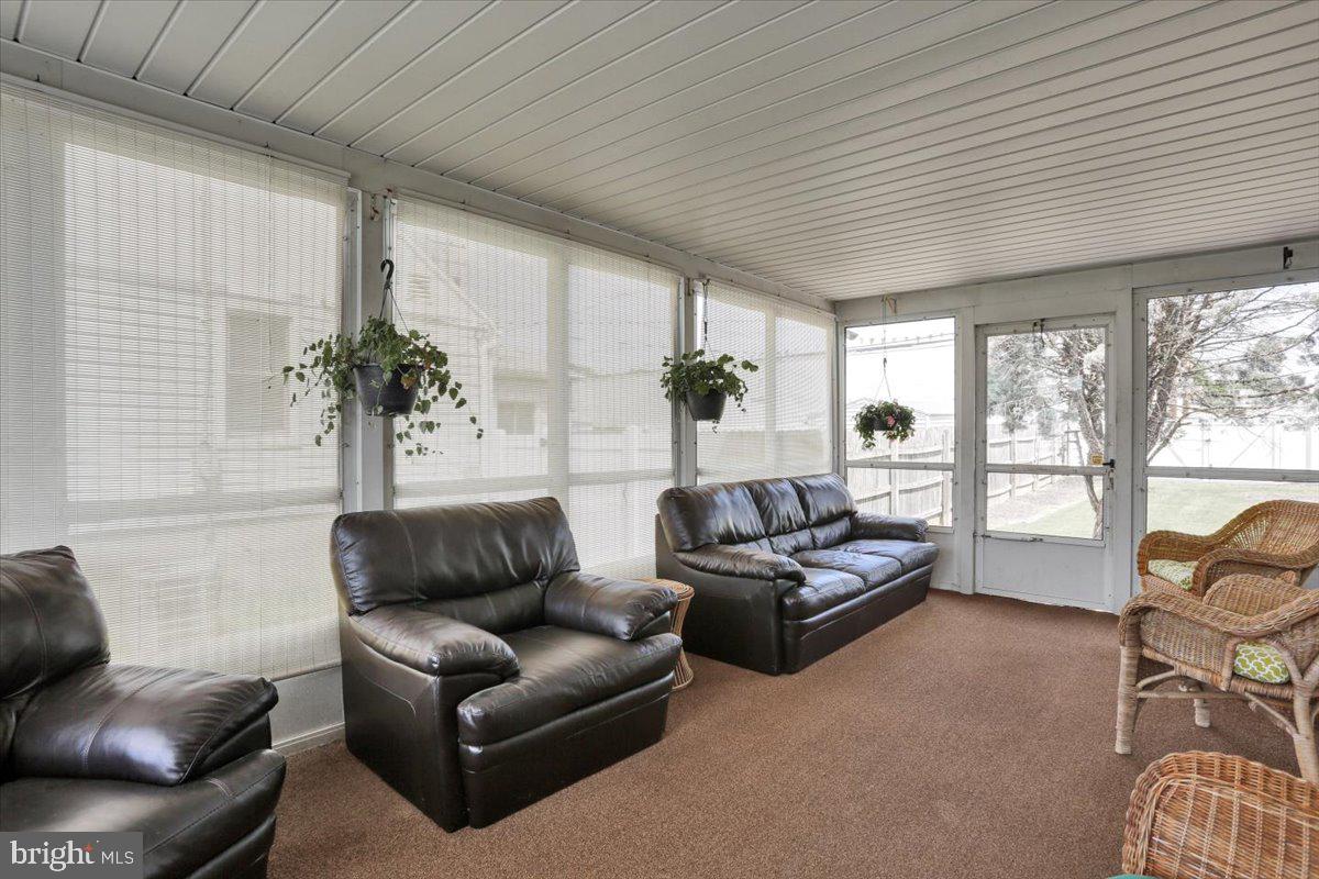 509 Harding Avenue Reading, PA 19607 - Photo 10 of 26 Sun room
