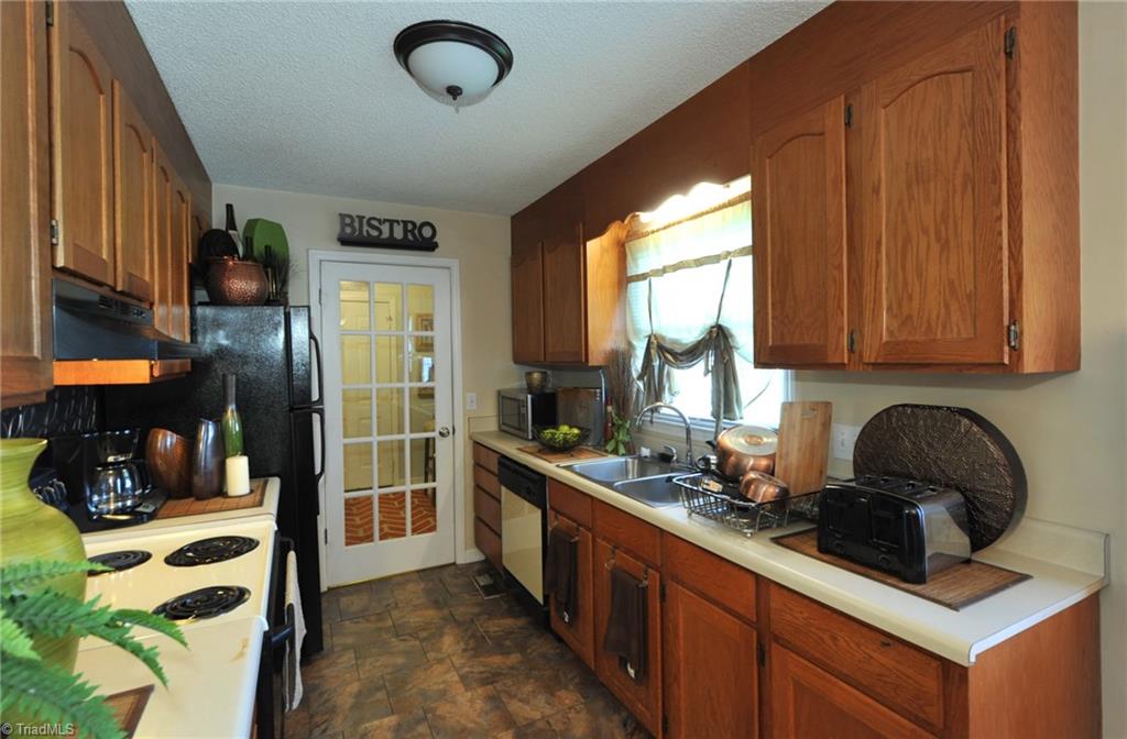 5863 Old Rural Hall Road Winston-Salem, NC 27105 - Photo 5 of 14 Gallery Image 5