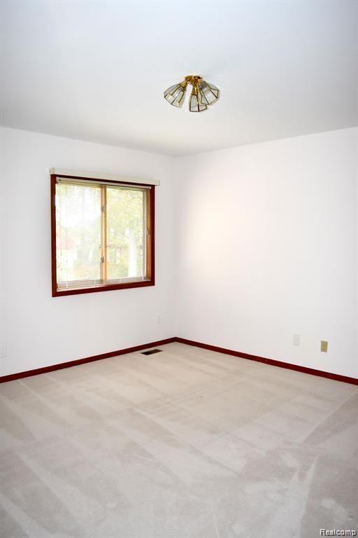 1312 Kingspath Drive Rochester Hills, MI 48306 - Photo 21 of 31