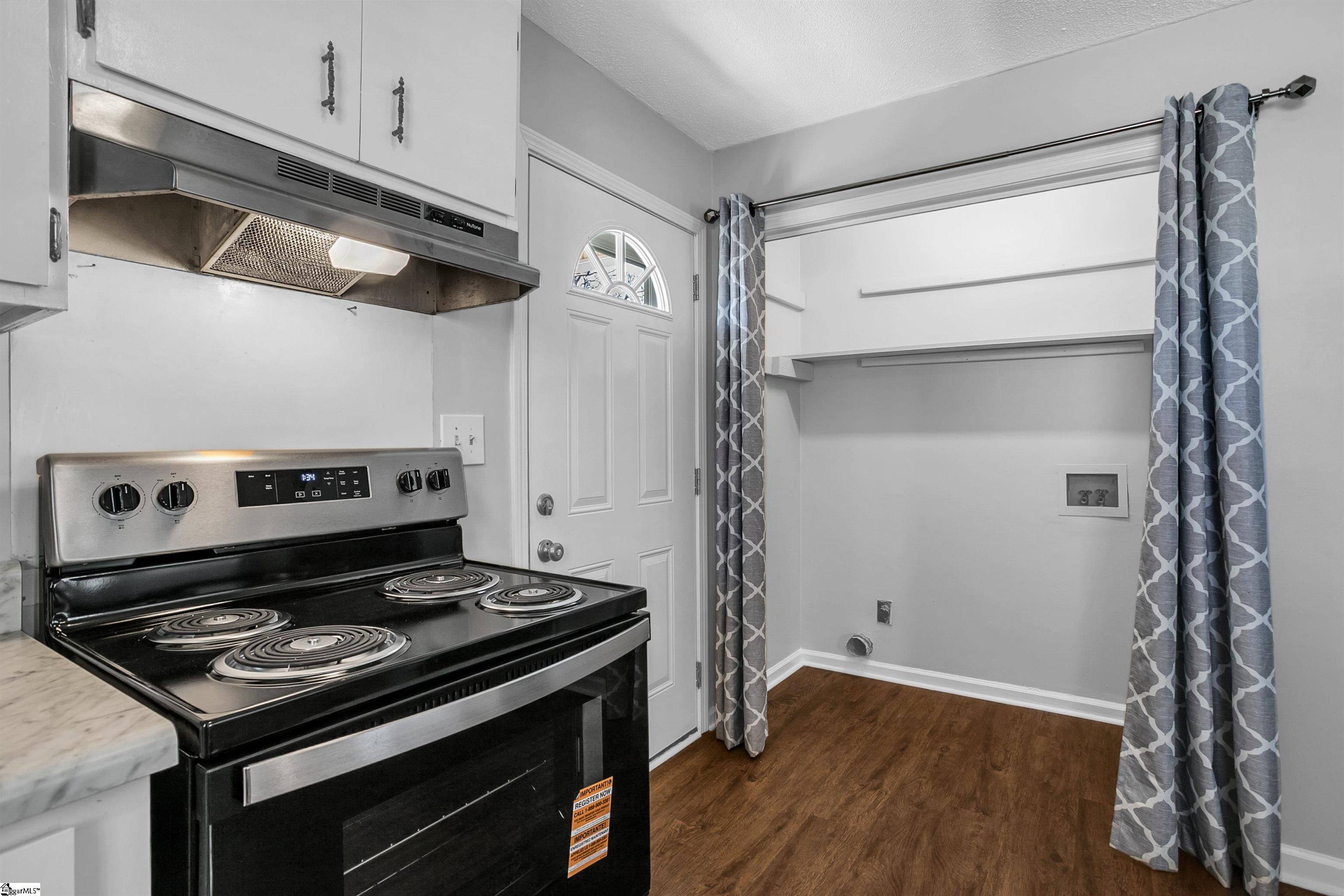 407 Old Paris Mountain Road Greenville, SC 29609 - Photo 14 of 27