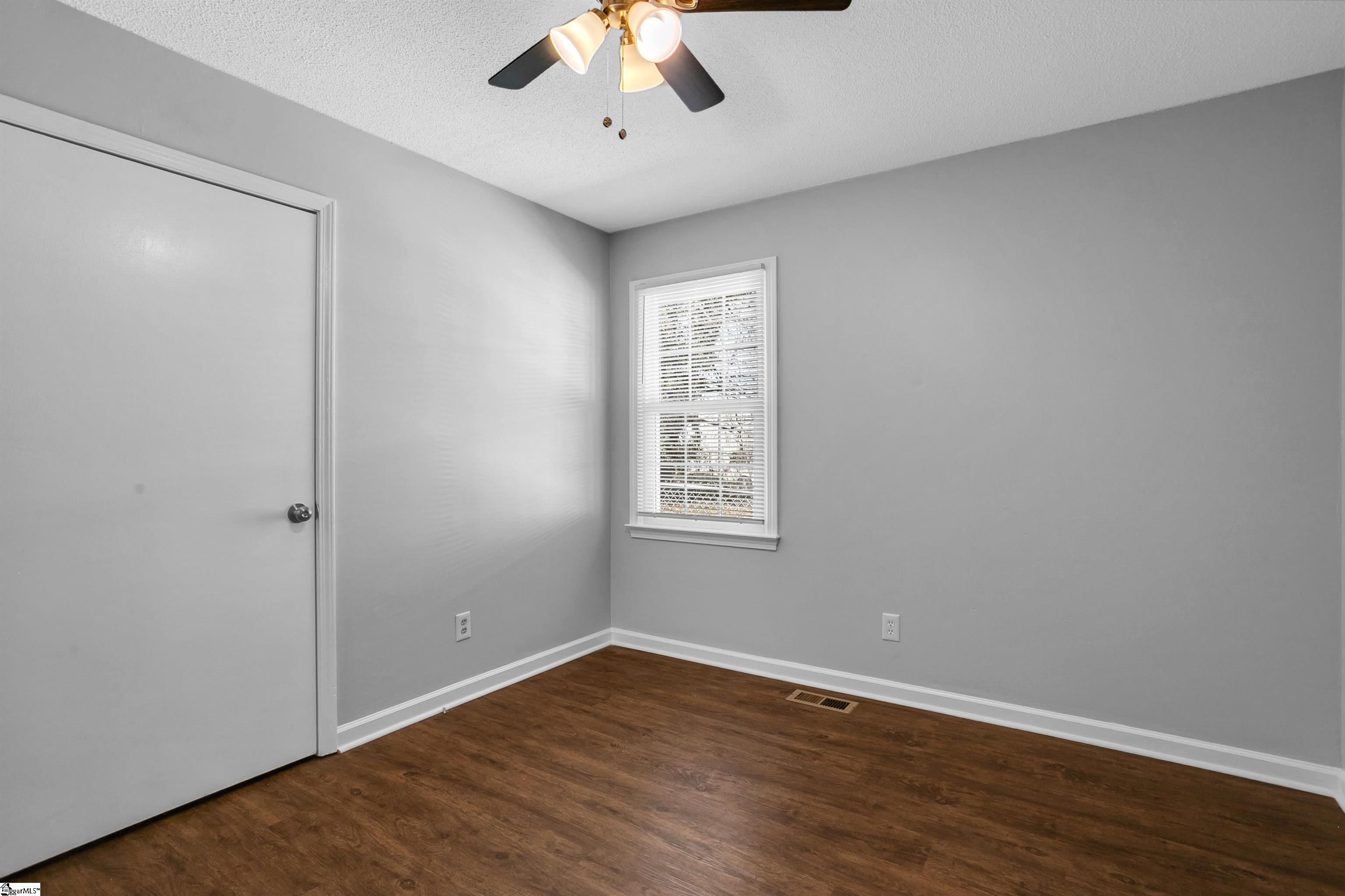 407 Old Paris Mountain Road Greenville, SC 29609 - Photo 17 of 27