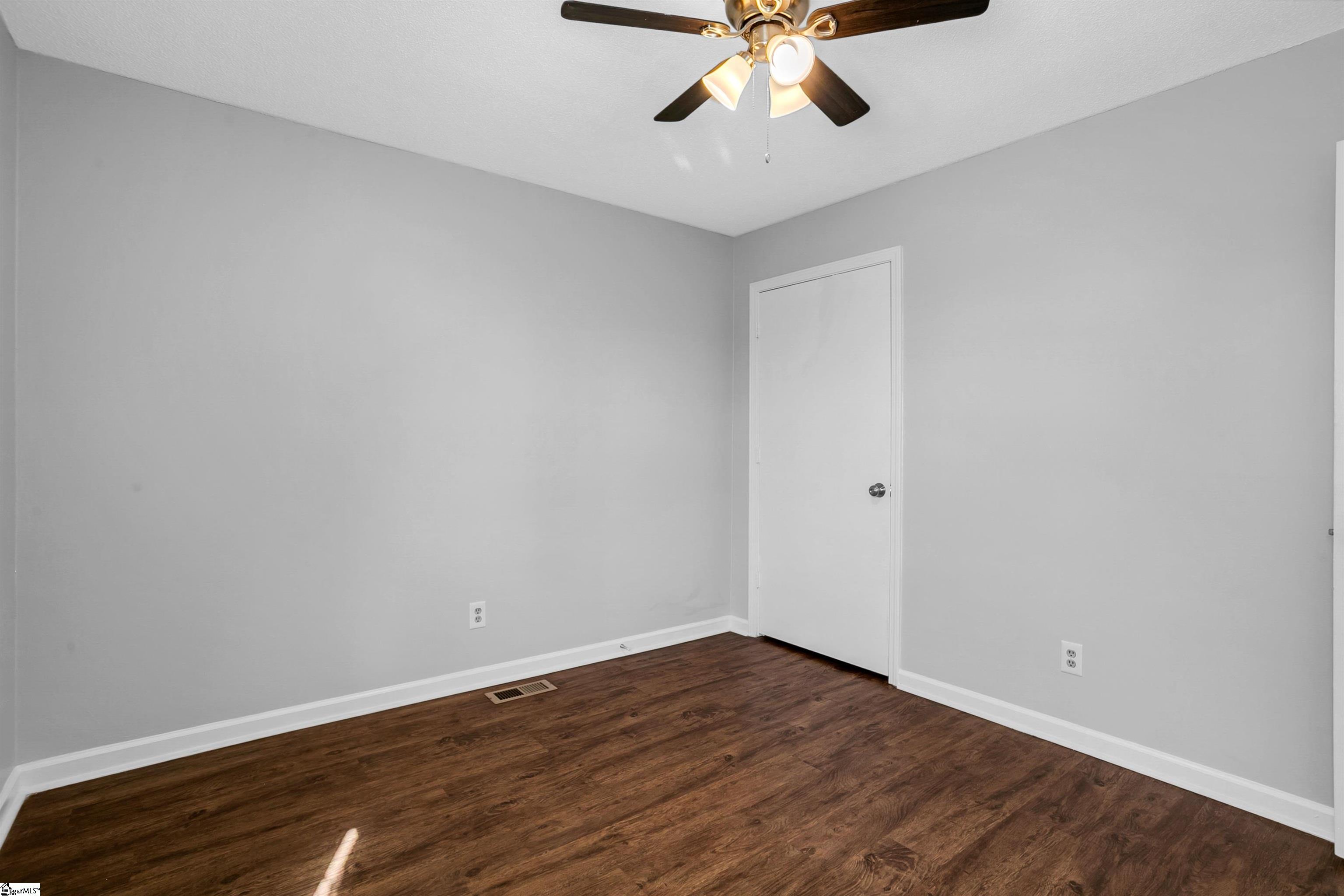 407 Old Paris Mountain Road Greenville, SC 29609 - Photo 19 of 27