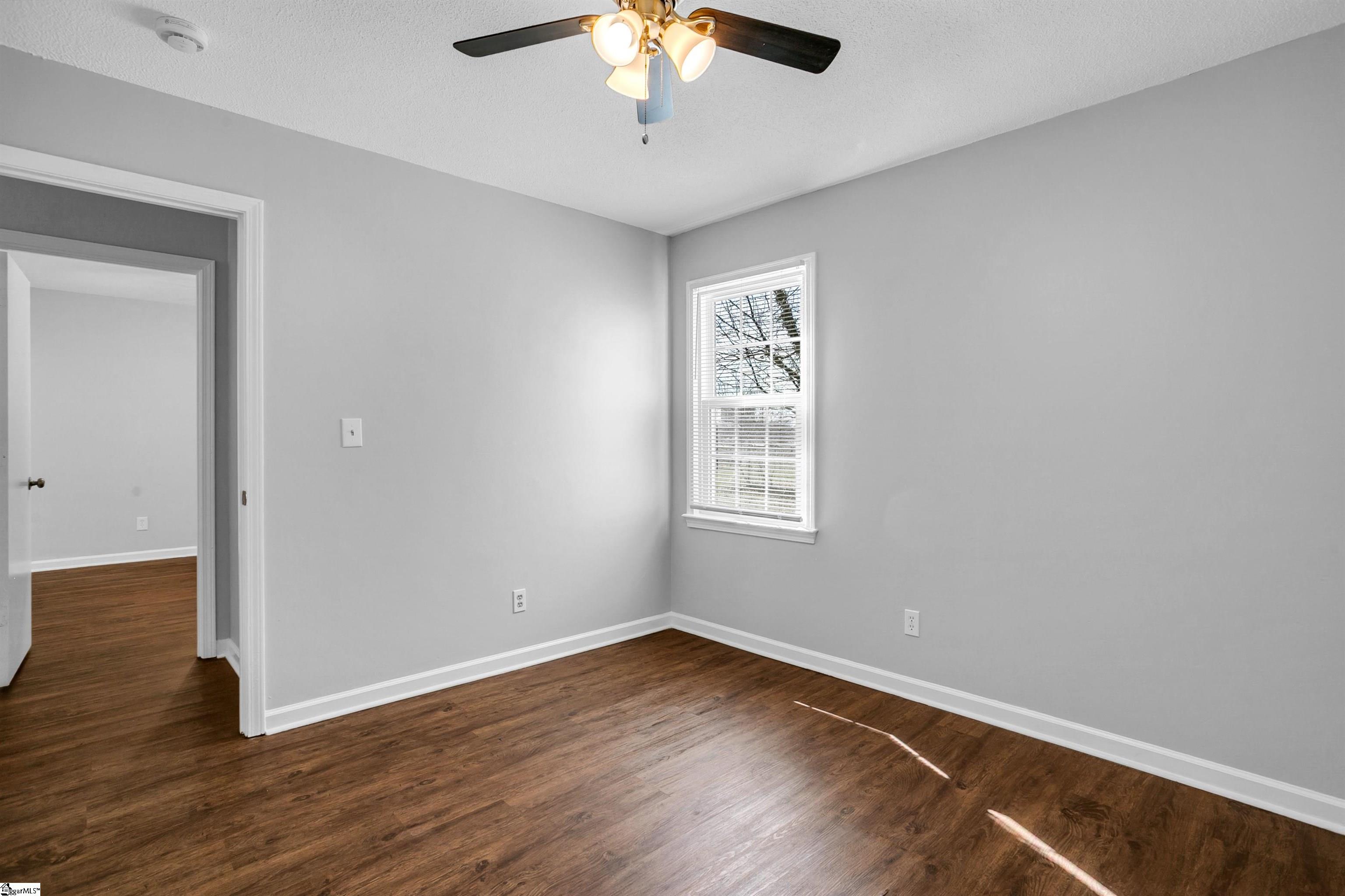 407 Old Paris Mountain Road Greenville, SC 29609 - Photo 20 of 27