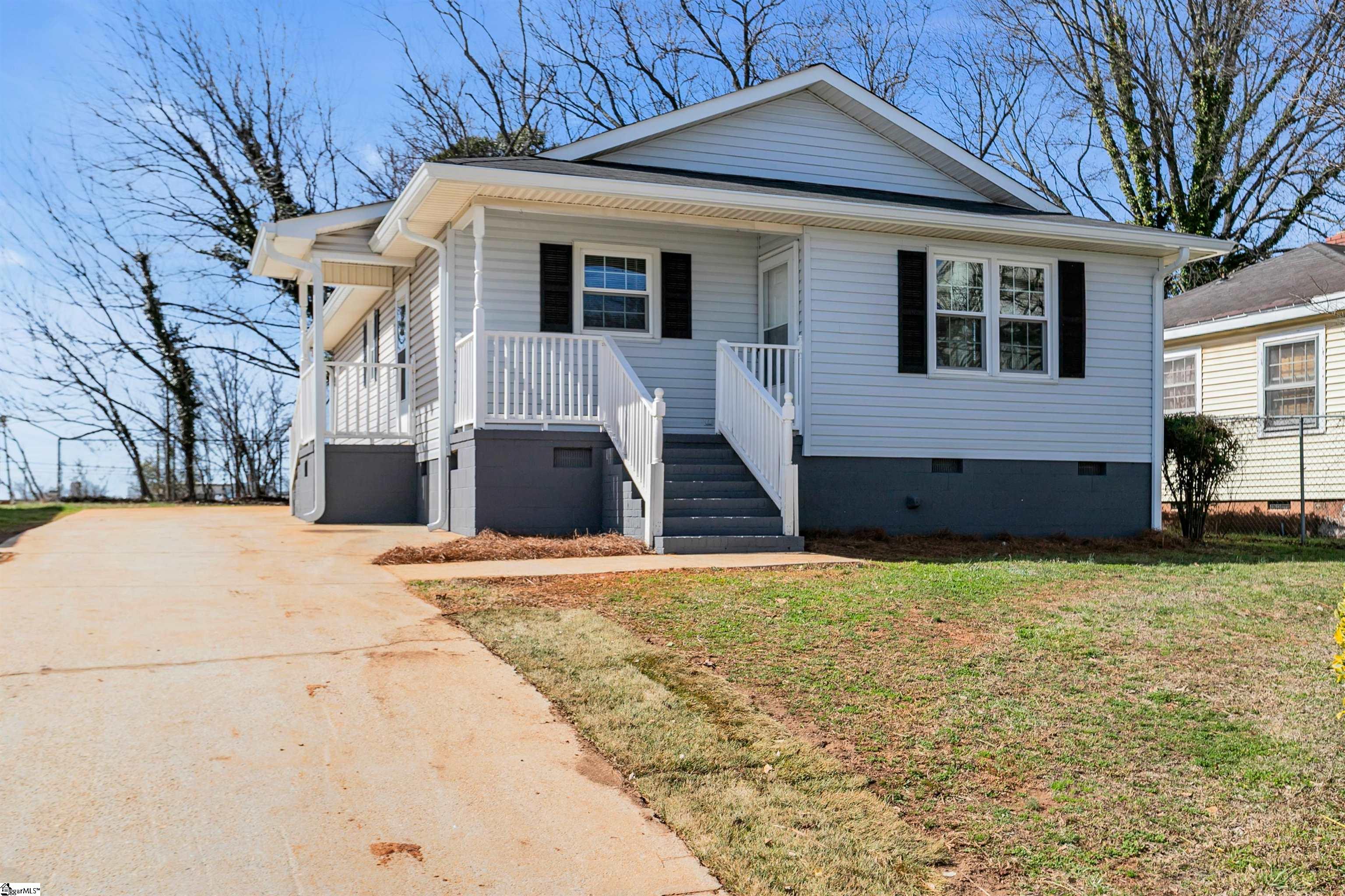 407 Old Paris Mountain Road Greenville, SC 29609 - Photo 2 of 27