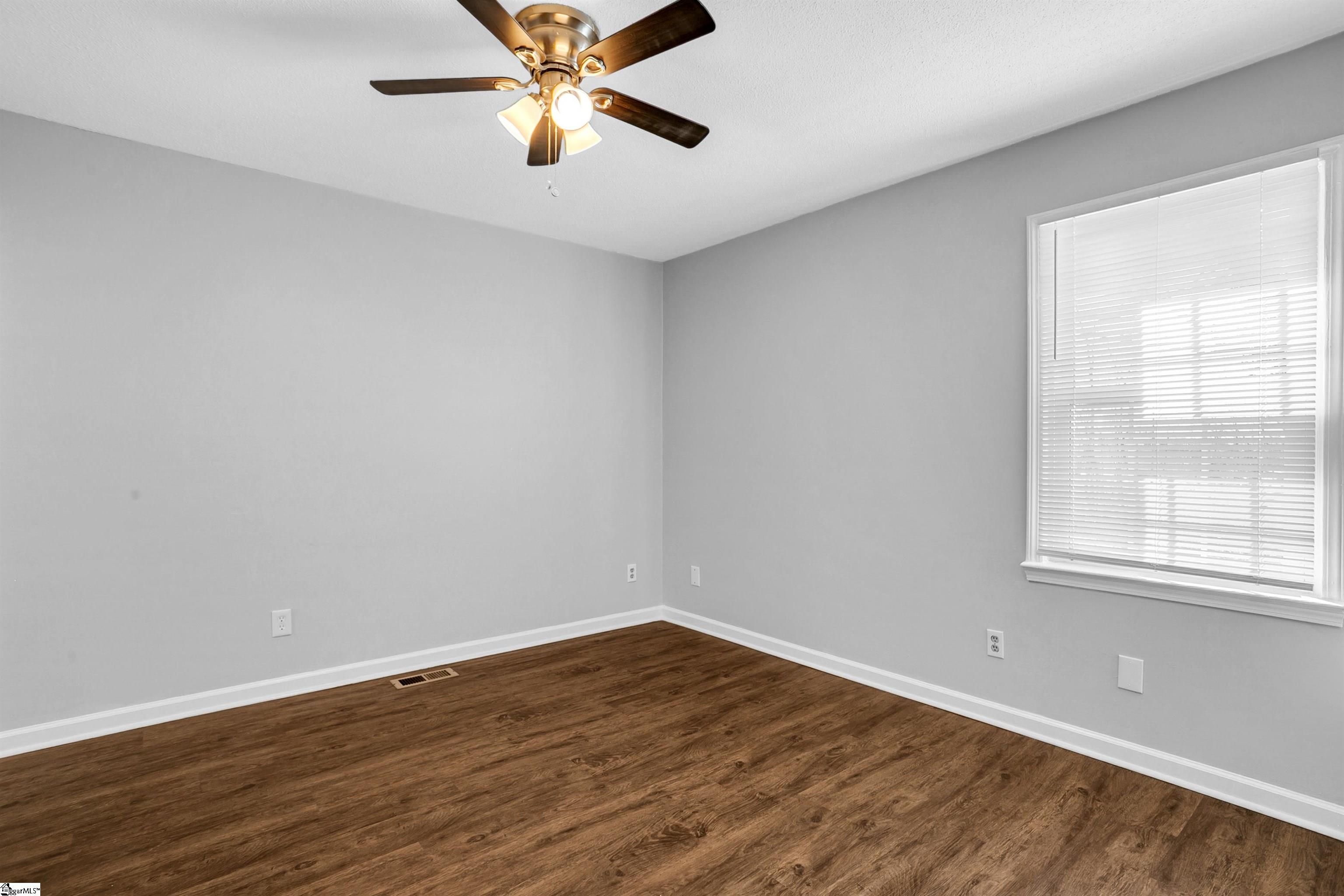 407 Old Paris Mountain Road Greenville, SC 29609 - Photo 22 of 27