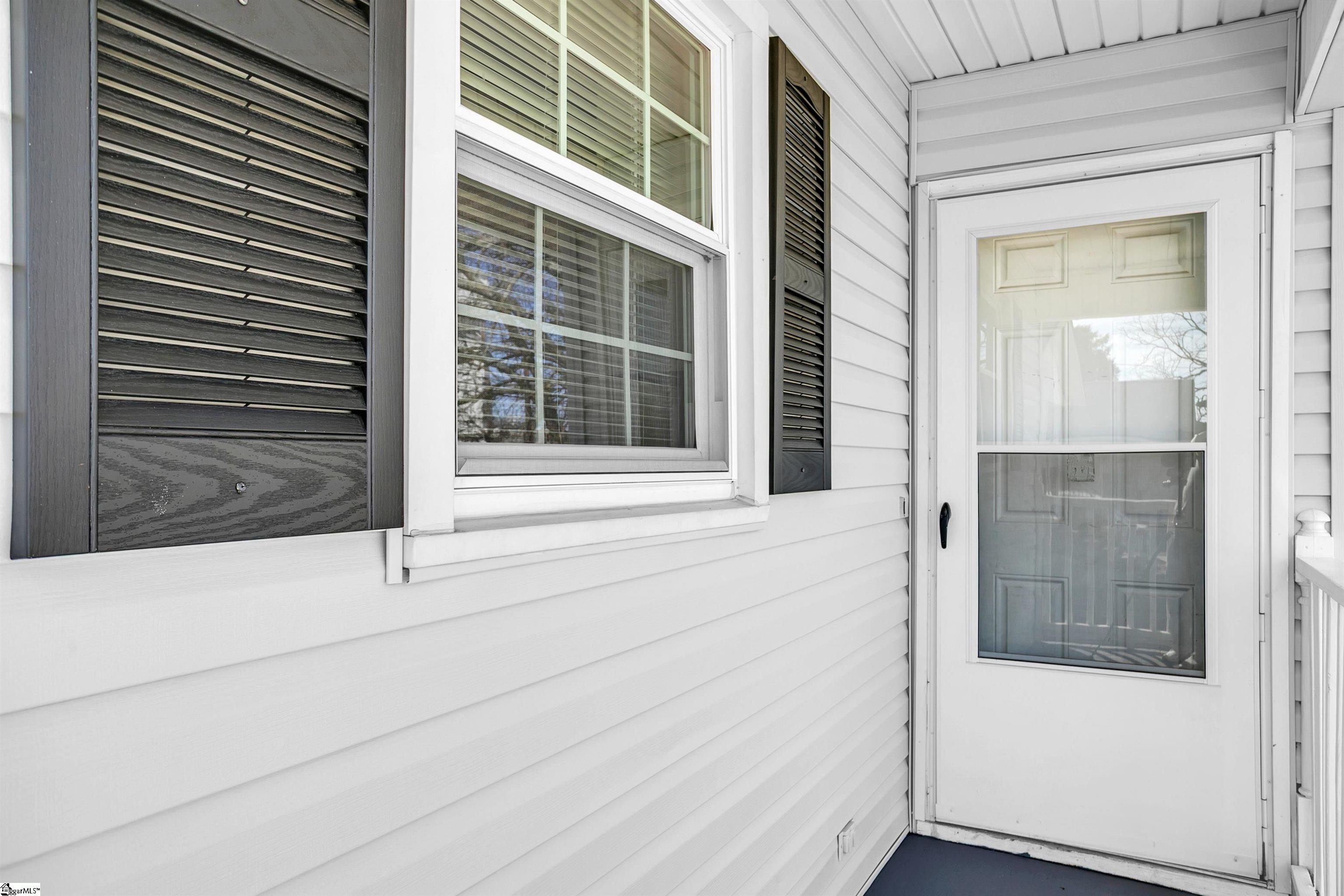 407 Old Paris Mountain Road Greenville, SC 29609 - Photo 4 of 27