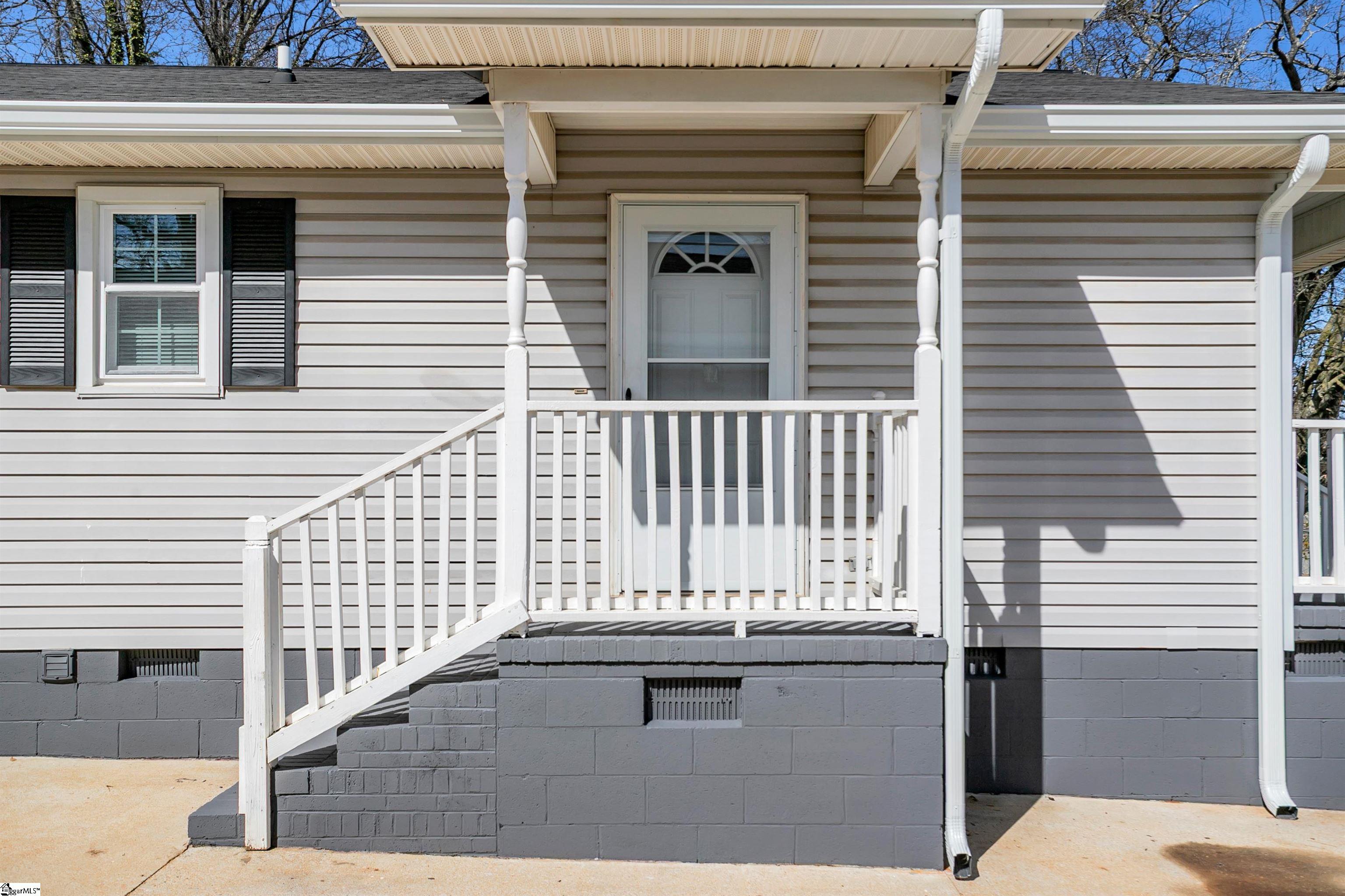 407 Old Paris Mountain Road Greenville, SC 29609 - Photo 5 of 27