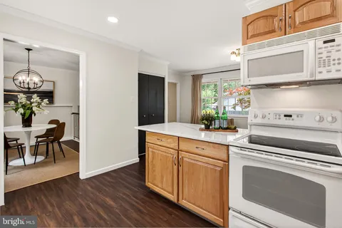 $674,900 | 754 Barbaralynn Place, Herndon, VA 20170