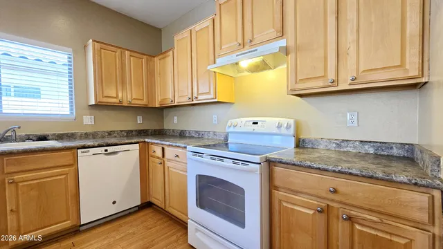 $1,950 | 17586 West Agave Court, Goodyear, AZ 85338