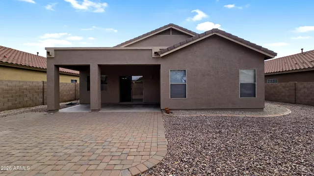 $1,950 | 17586 West Agave Court, Goodyear, AZ 85338