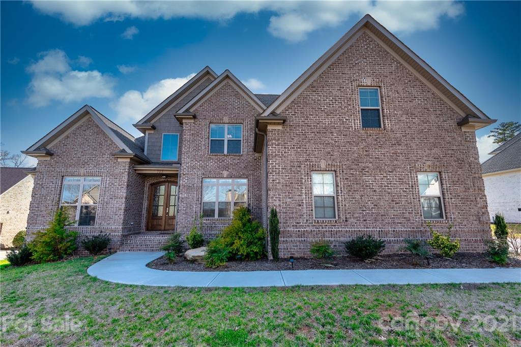 723 Players Ridge Road Hickory, NC 28601 - Photo 1 of 40 Gallery Image 1
