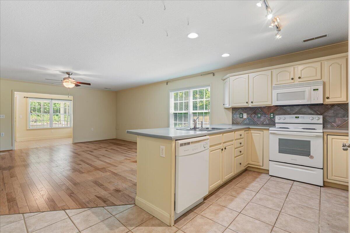 159 Morning Pointe Lane Athens, TN 37303 - Photo 5 of 27 05-159 Morning Point-4