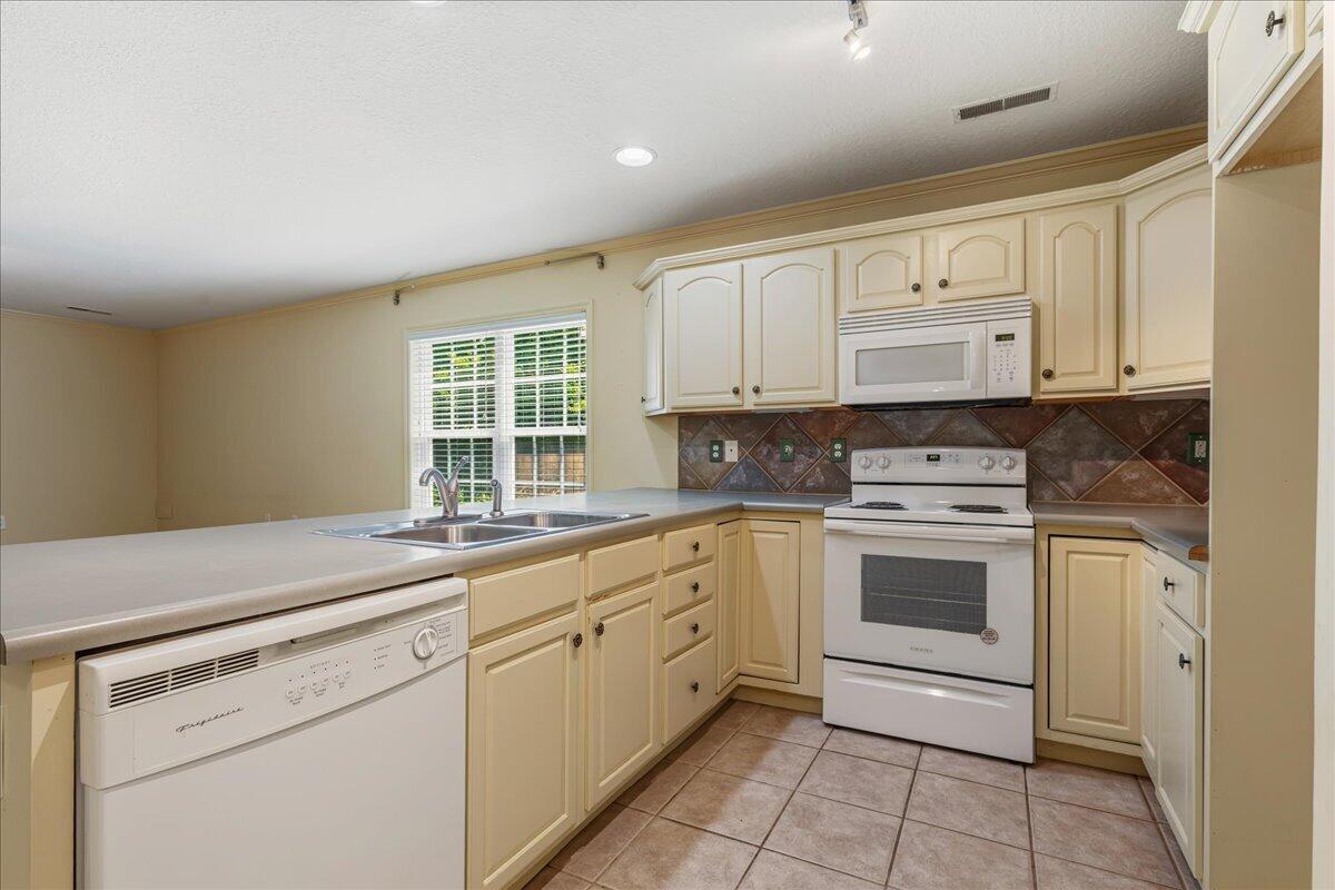 159 Morning Pointe Lane Athens, TN 37303 - Photo 9 of 27 28-159 Morning Point-6