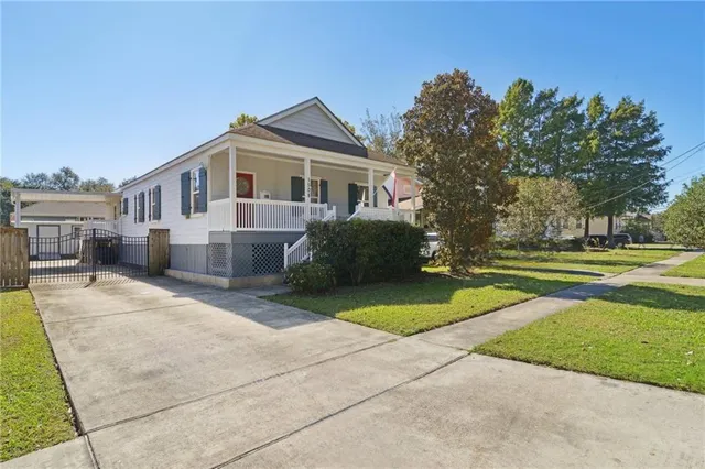 $390,000 | 1508 Crescent Drive, New Orleans, LA 70122