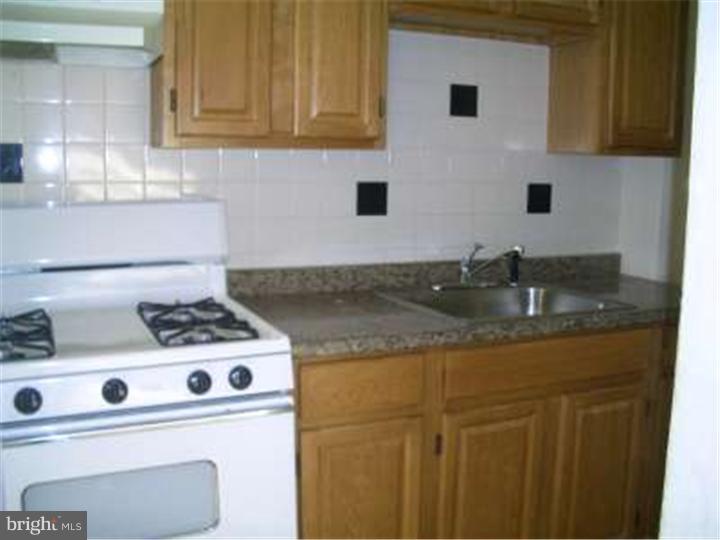 544 Millbank Road Upper Darby, PA 19082 - Photo 5 of 5 Kitchen